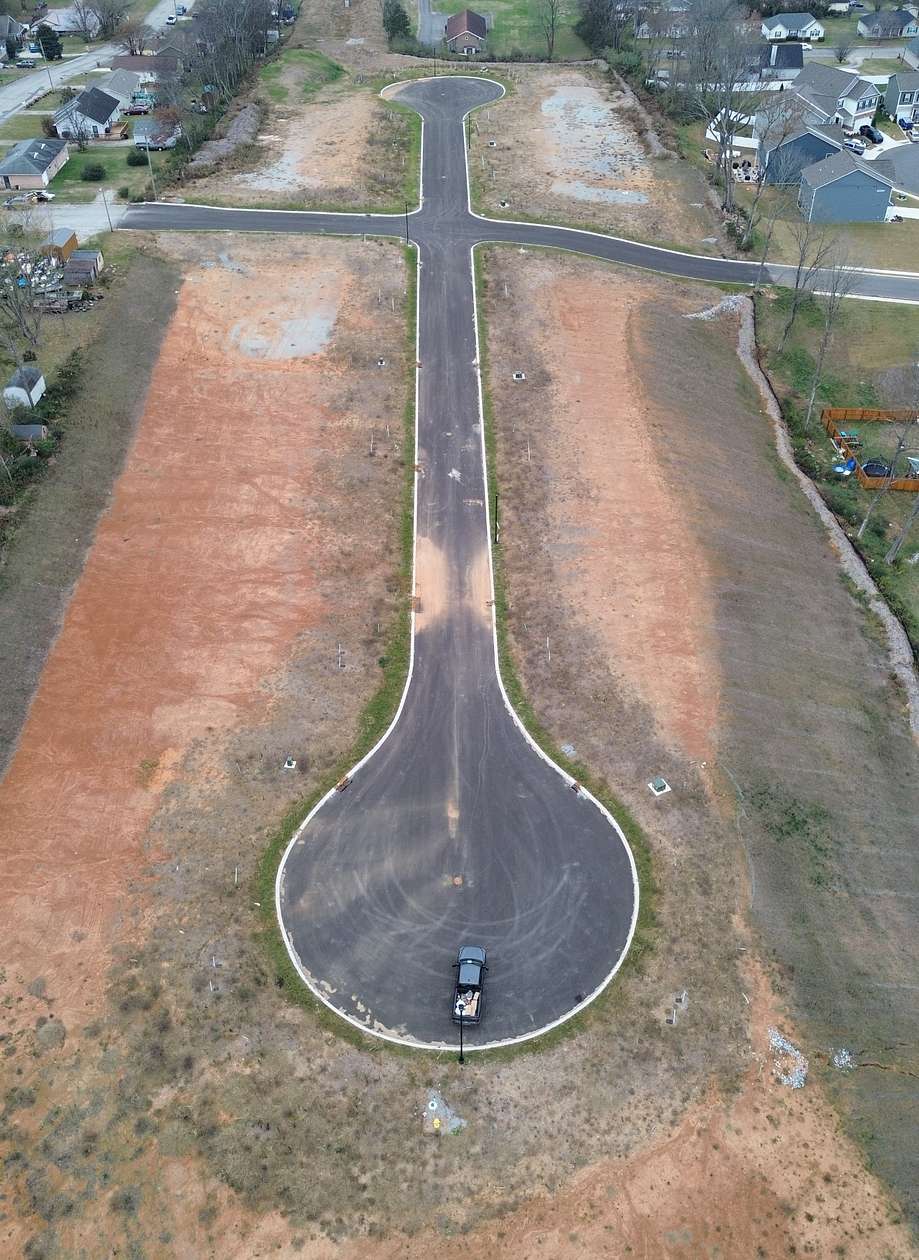 8 Acres of Residential Land for Sale in Columbia, Tennessee