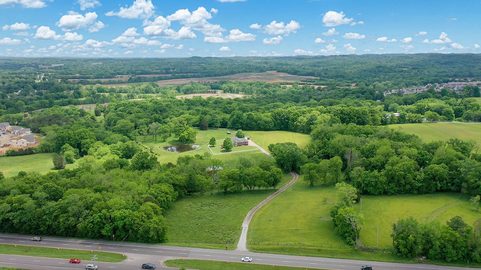 21.4 Acres of Agricultural Land for Sale in Columbia, Tennessee