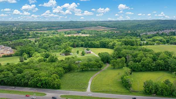21.4 Acres of Agricultural Land for Sale in Columbia, Tennessee