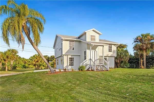 2.5 Acres of Residential Land with Home for Sale in Naples, Florida