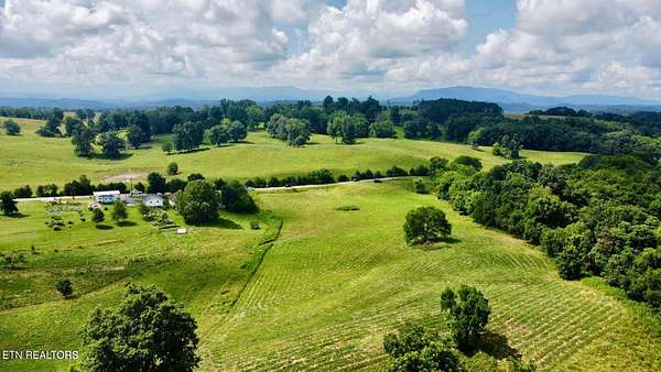 15.5 Acres of Land for Sale in Kodak, Tennessee