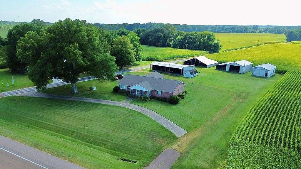 1.5 Acres of Residential Land with Home for Sale in Sharon, Tennessee