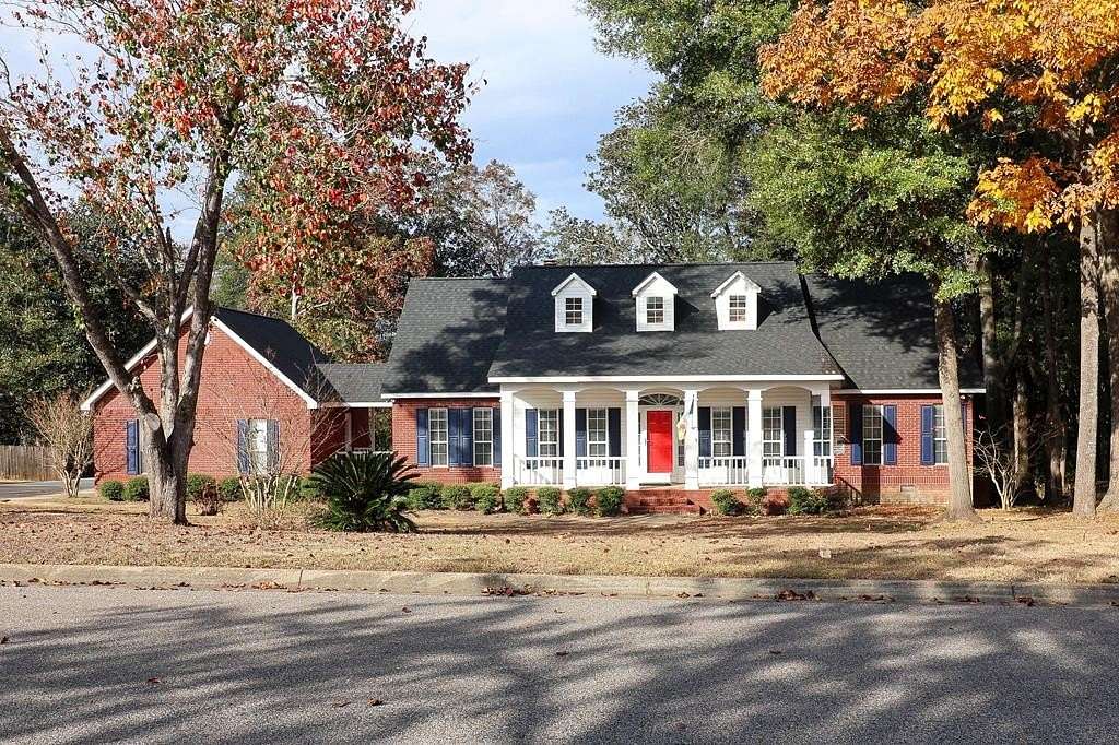 3.25 Acres of Residential Land with Home for Sale in Dothan, Alabama