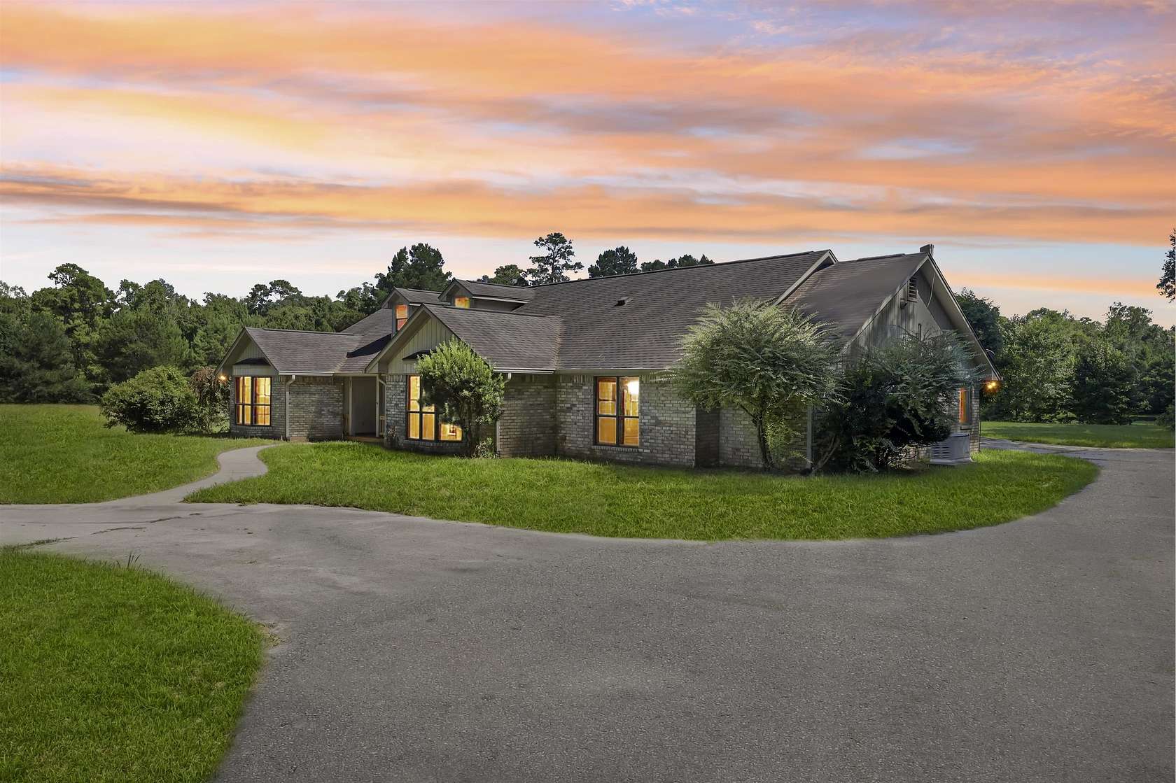 13.2 Acres of Land with Home for Sale in Jasper, Texas