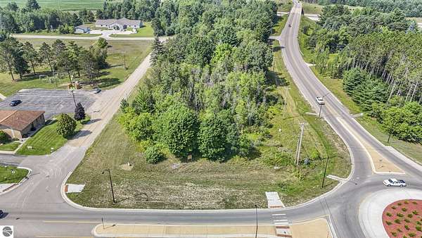 0.94 Acres of Mixed-Use Land for Sale in Cadillac, Michigan