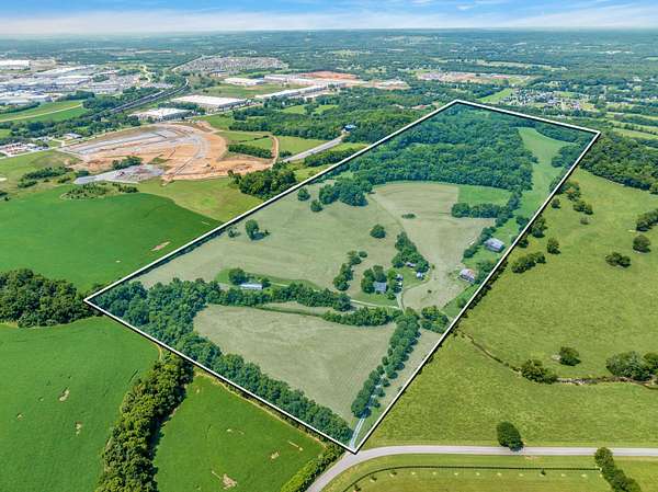 89 Acres of Agricultural Land for Sale in Spring Hill, Tennessee