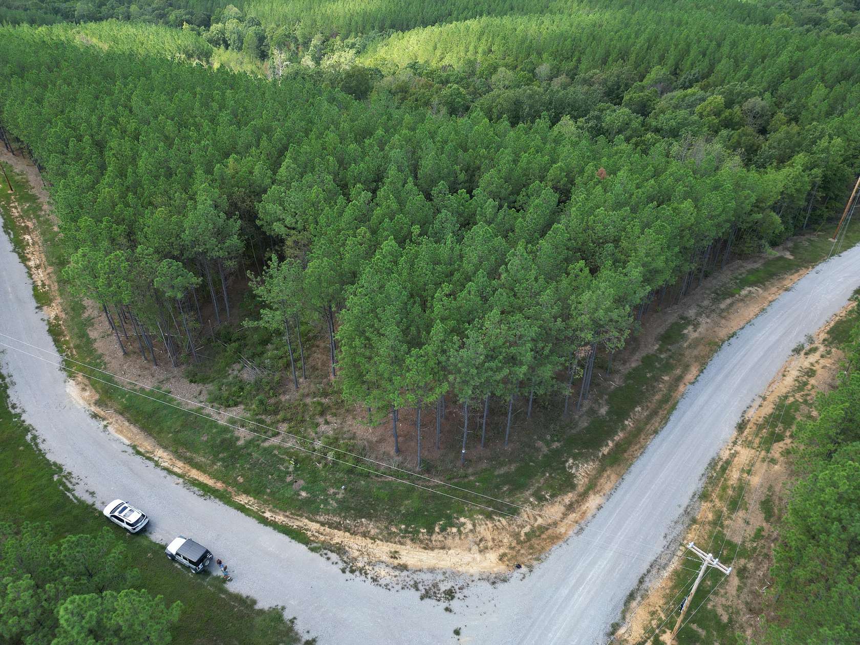 8 Acres of Residential Land for Sale in Linden, Tennessee