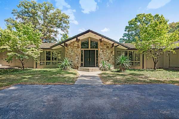 8.83 Acres of Residential Land with Home for Sale in Smithville, Tennessee