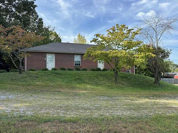 2.35 Acres of Improved Commercial Land for Lease in Clarksville, Tennessee