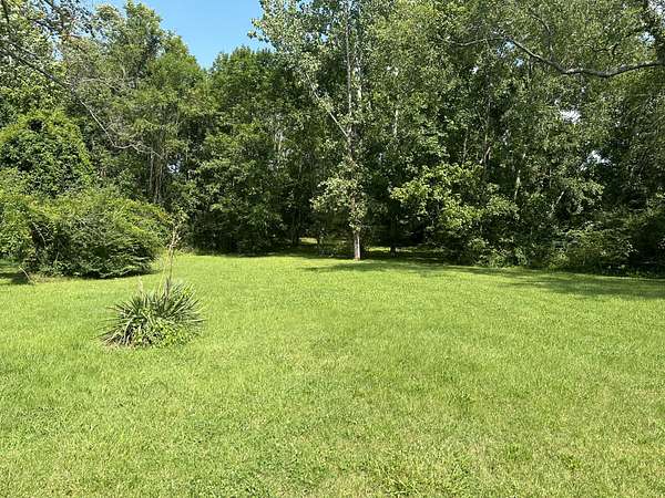 1 Acre of Commercial Land for Sale in Ashland City, Tennessee