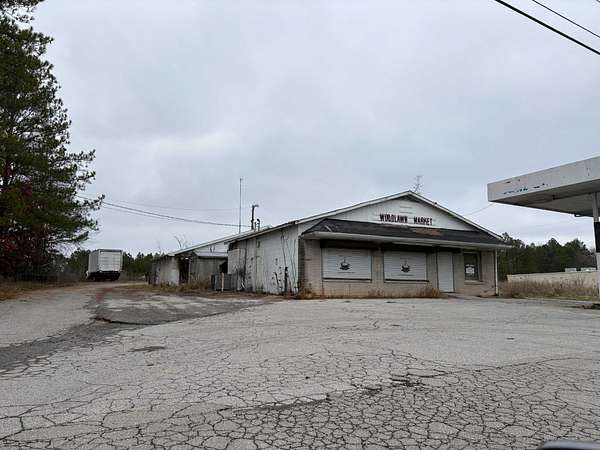 2.5 Acres of Improved Commercial Land for Sale in Woodlawn, Tennessee