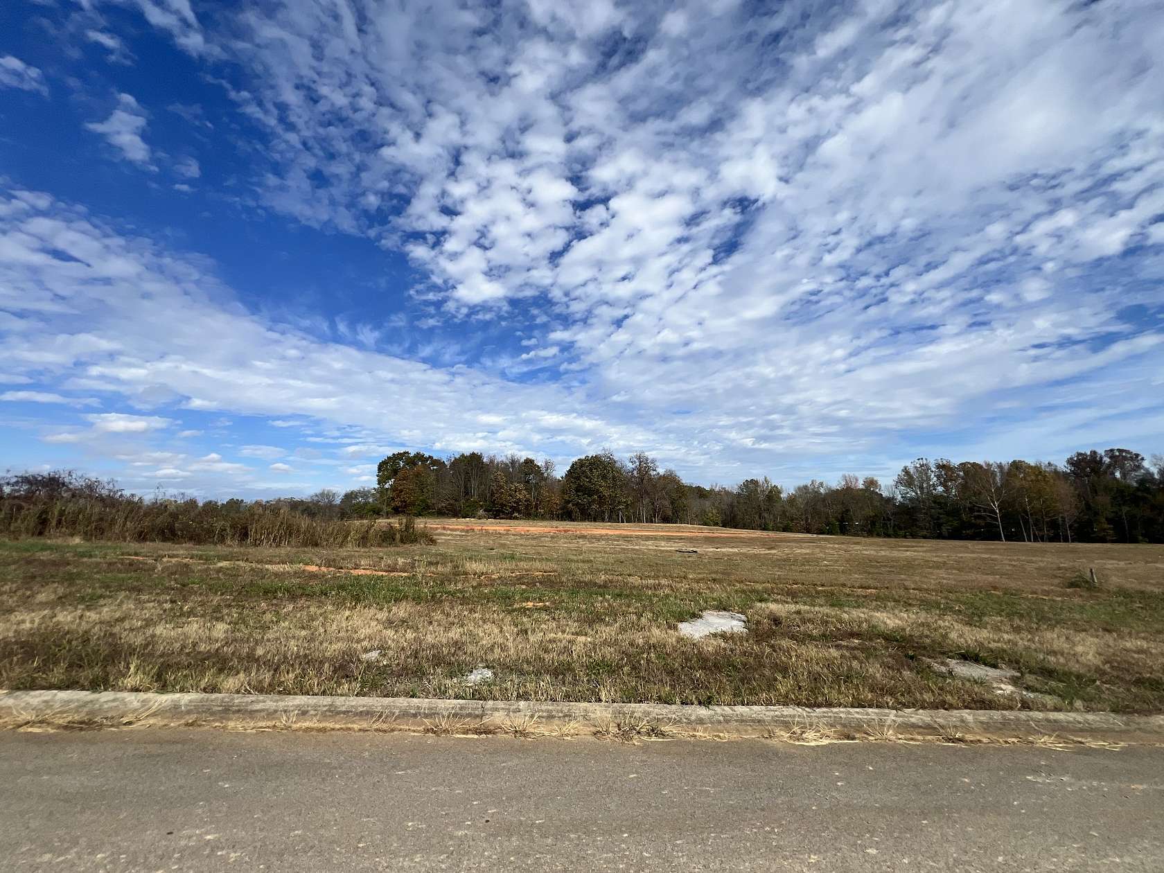 2.22 Acres of Residential Land with Home for Sale in Clarksville, Tennessee