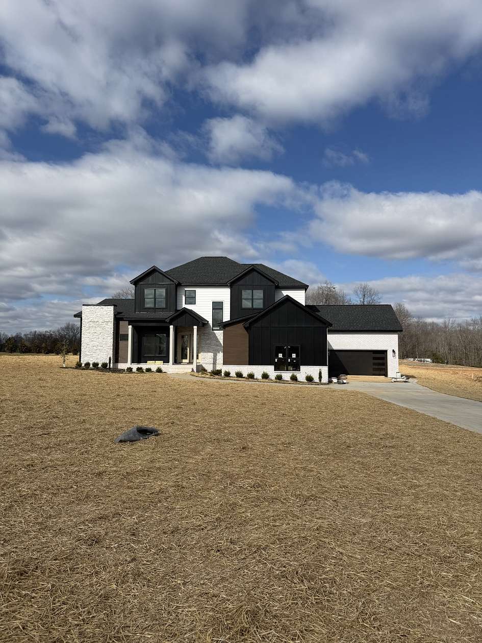 2.22 Acres of Land with Home for Sale in Clarksville, Tennessee