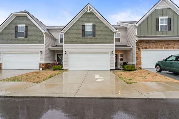 14.7 Acres of Land with Home for Sale in Shelbyville, Tennessee