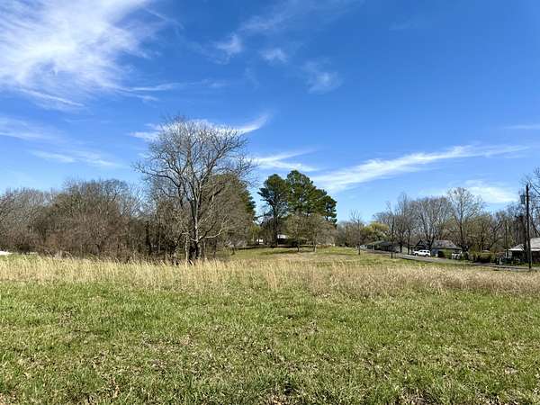 0.9 Acres of Residential Land for Sale in Lawrenceburg, Tennessee