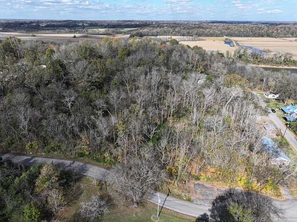 3 Acres of Residential Land for Sale in Palmyra, Tennessee