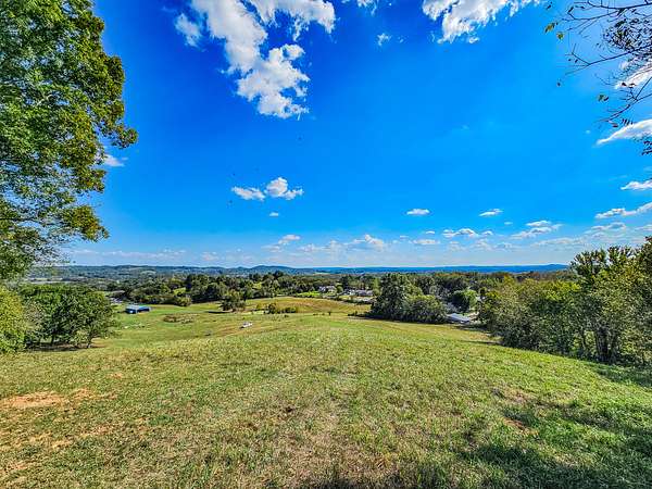105 Acres of Land for Sale in Wartrace, Tennessee