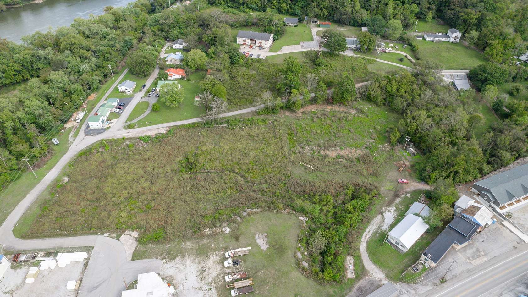 0.84 Acres of Improved Commercial Land for Sale in Carthage, Tennessee