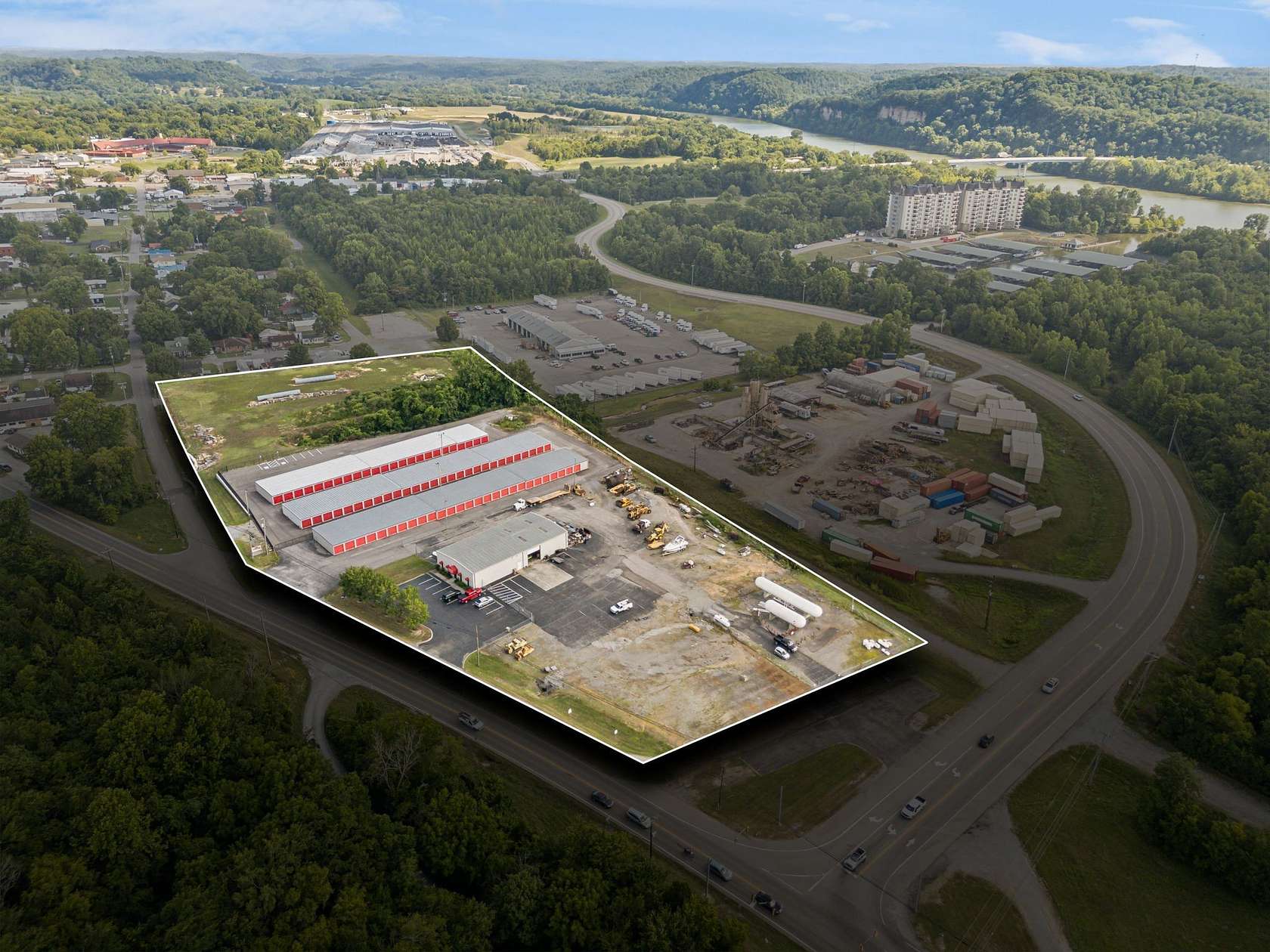 6.7 Acres of Improved Mixed-Use Land for Sale in Ashland City, Tennessee