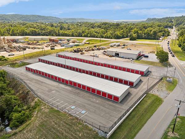 6.7 Acres of Improved Commercial Land for Sale in Ashland City, Tennessee