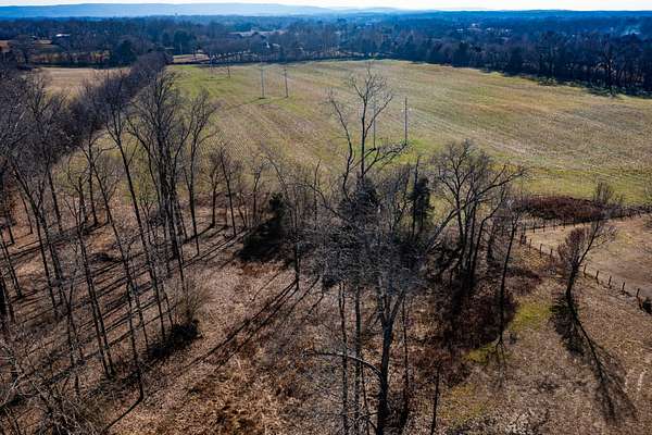 1.35 Acres of Residential Land for Sale in Winchester, Tennessee