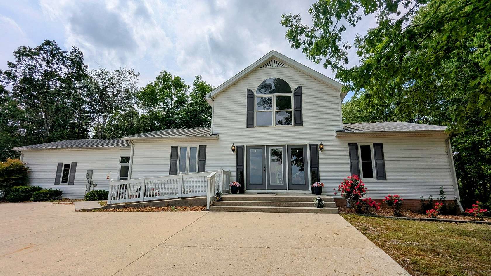 15 Acres of Recreational Land with Home for Sale in Gainesboro, Tennessee