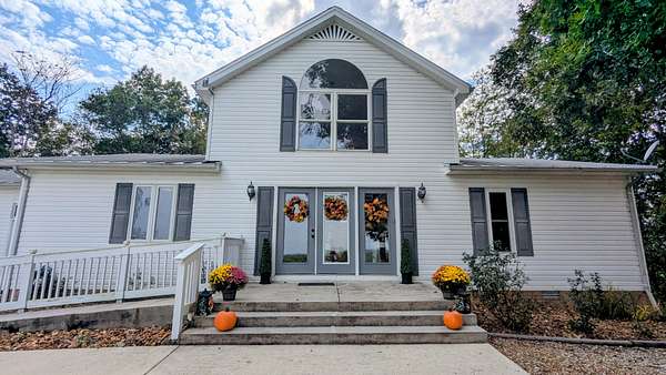 15 Acres of Recreational Land with Home for Sale in Gainesboro, Tennessee