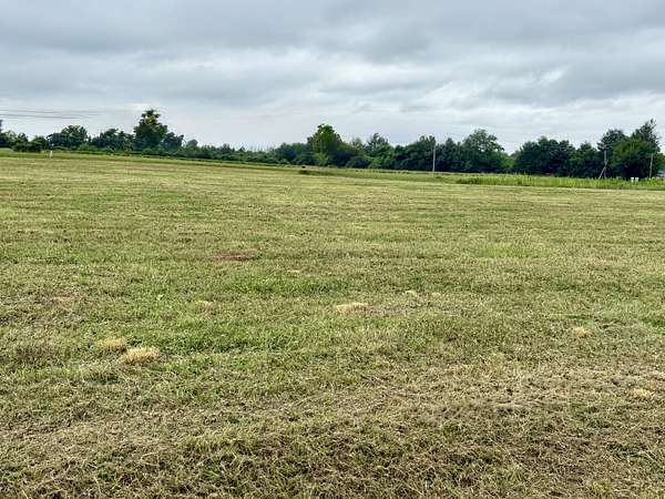 0.93 Acres of Residential Land for Sale in Winchester, Tennessee
