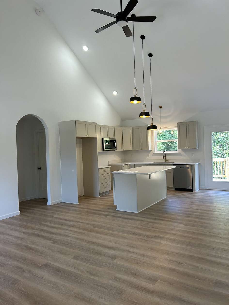 2.13 Acres of Residential Land with Home for Sale in Ethridge, Tennessee