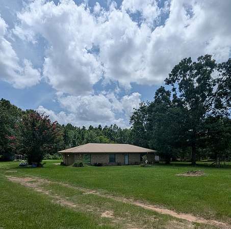 4.4 Acres of Residential Land with Home for Sale in Nacogdoches, Texas
