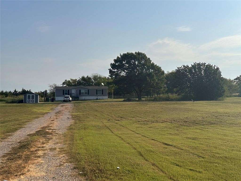 1.53 Acres of Residential Land with Home for Sale in Kaufman, Texas