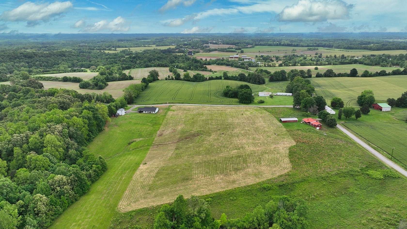 5 Acres of Residential Land for Sale in Westmoreland, Tennessee