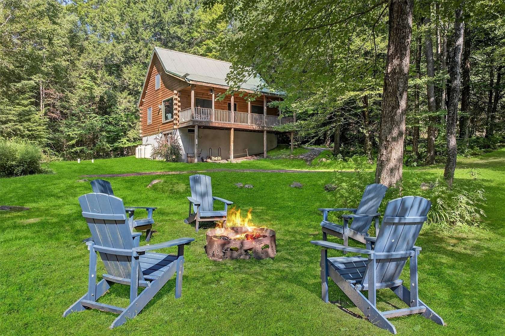 5 Acres of Residential Land with Home for Sale in Damascus Township, Pennsylvania