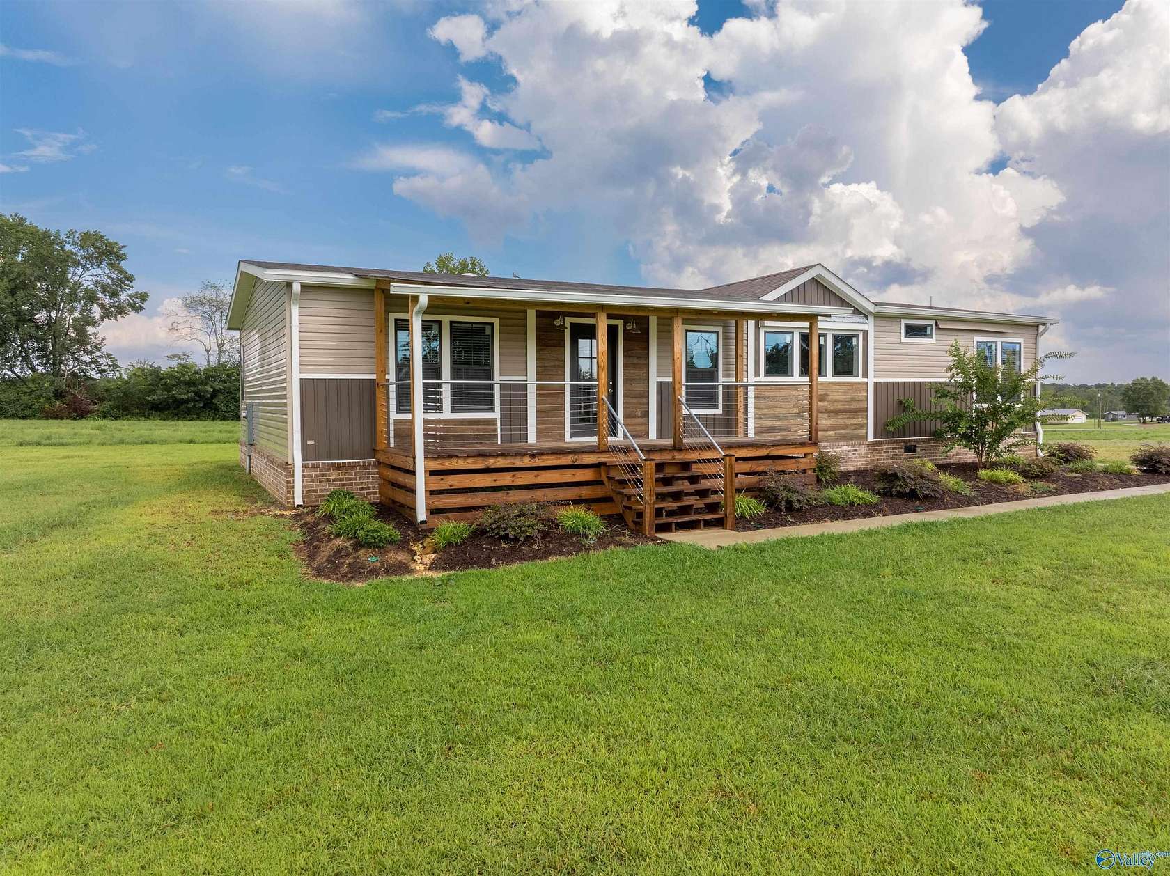 1.52 Acres of Land with Home for Sale in Henagar, Alabama