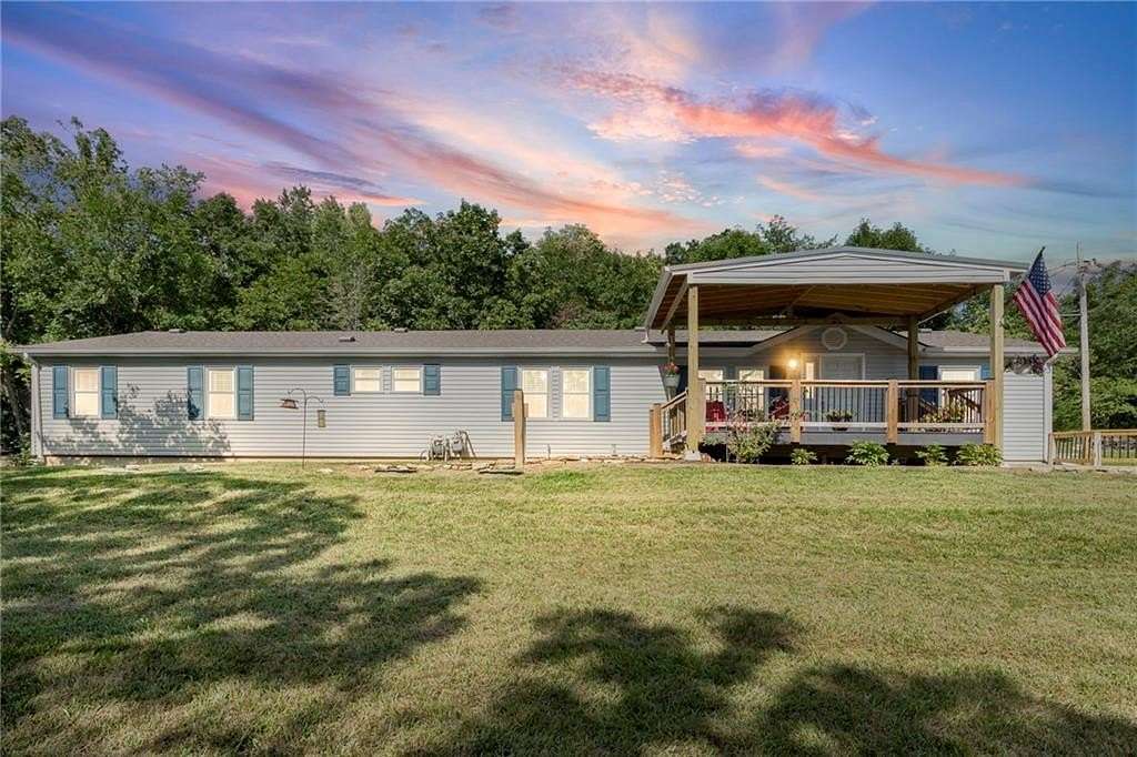 1.62 Acres of Residential Land with Home for Sale in Kansas City, Kansas