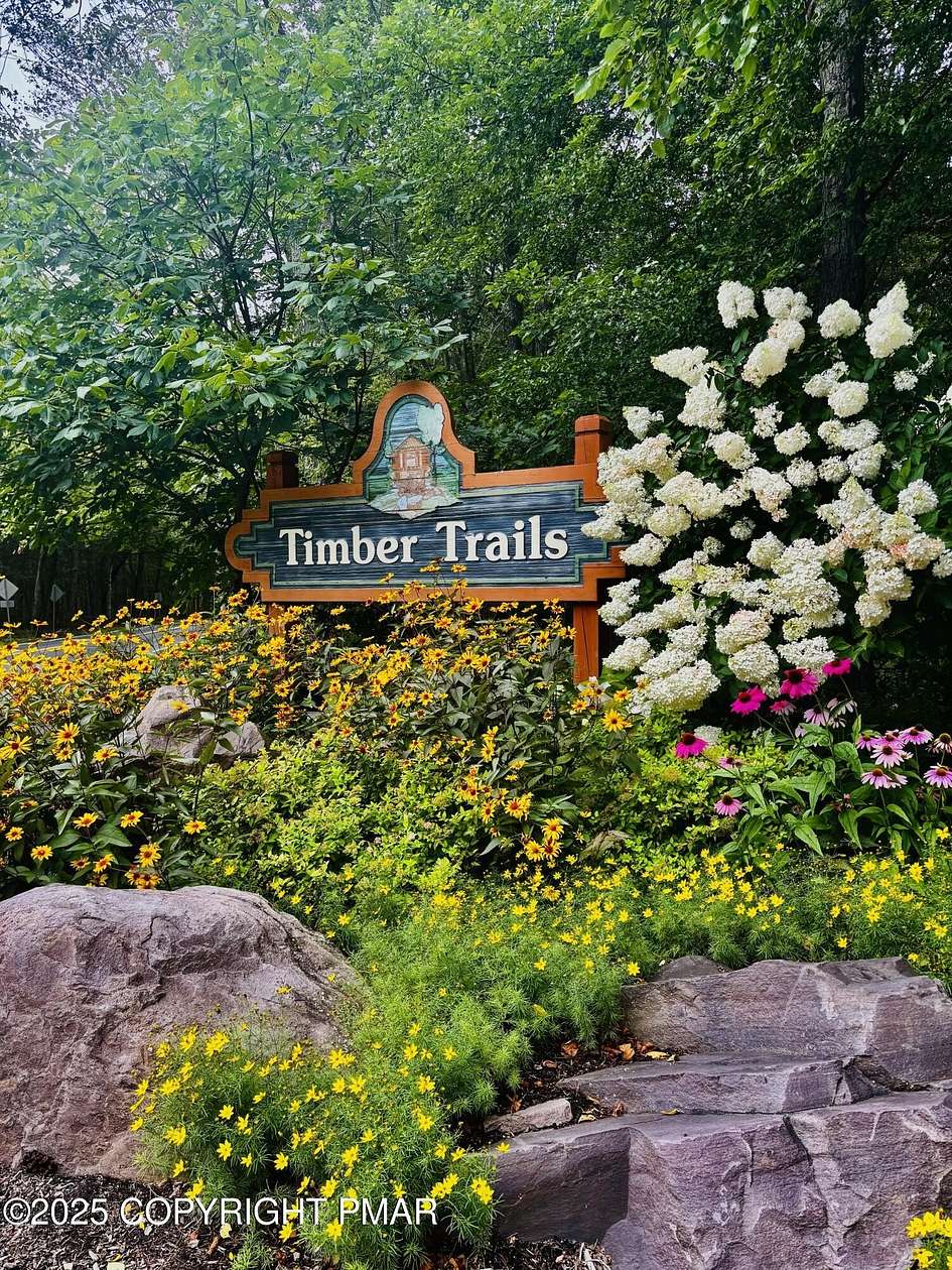 1.1 Acres of Residential Land for Sale in Pocono Pines, Pennsylvania