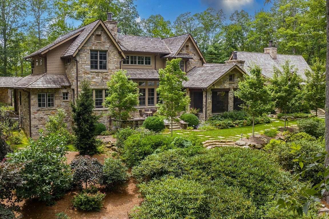 3.17 Acres of Residential Land with Home for Sale in Cashiers, North Carolina