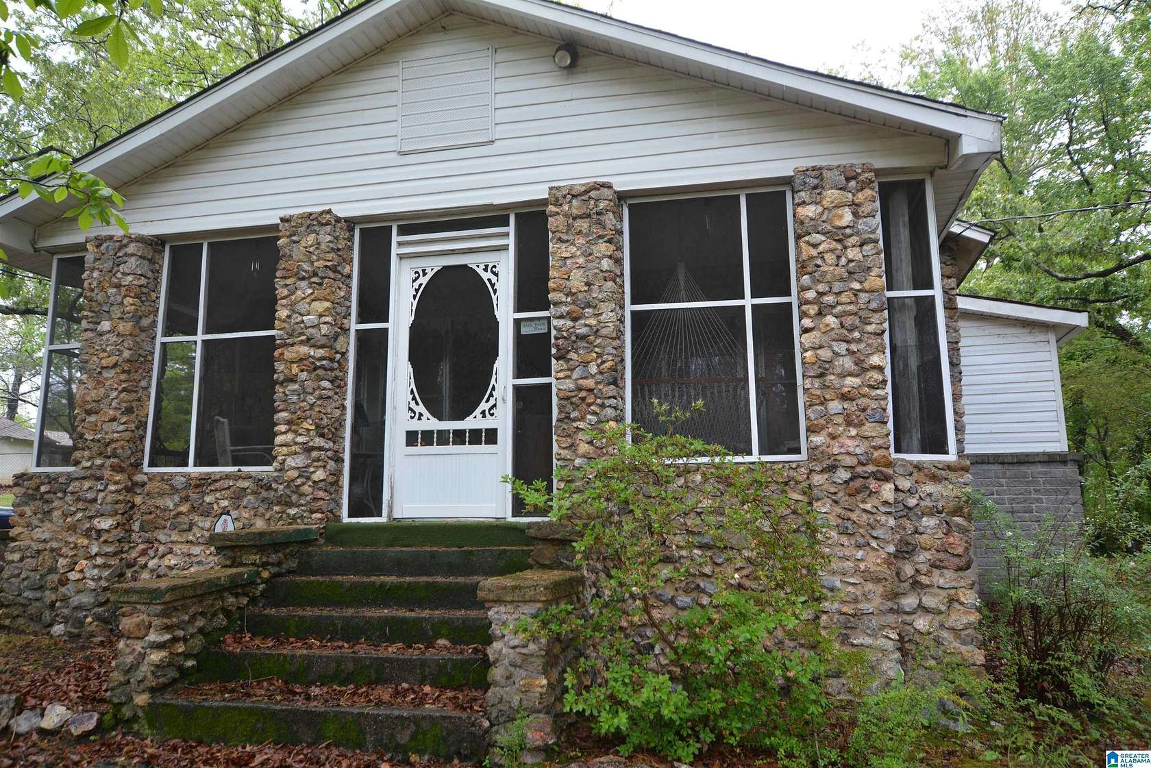 5 Acres of Residential Land with Home for Sale in Anniston, Alabama