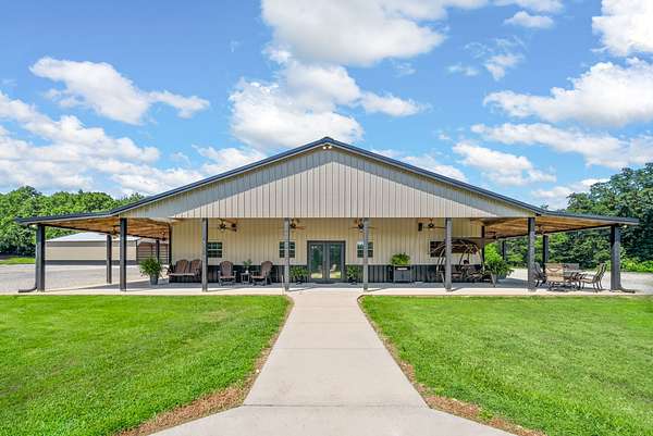 28 Acres of Land for Sale in Dickson, Tennessee