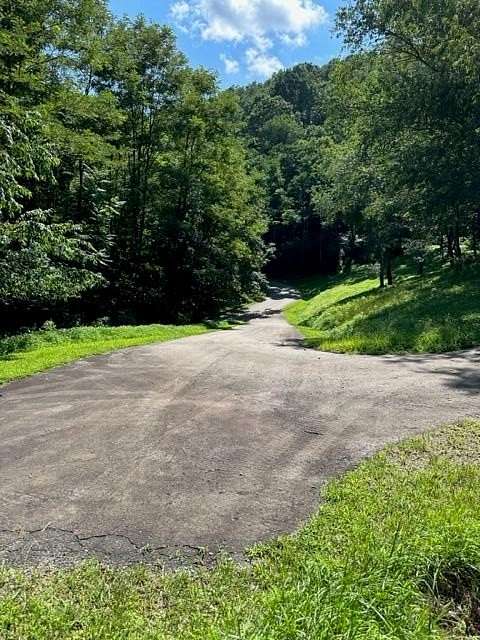 6 Acres of Land for Sale in Independence, Virginia