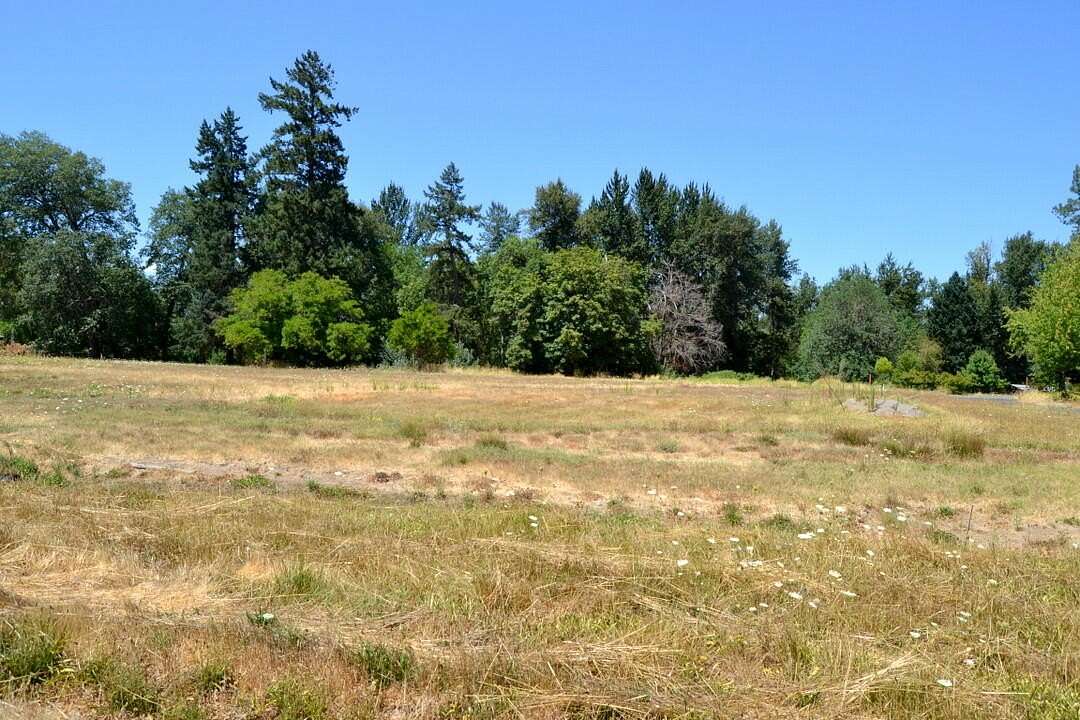 2.85 Acres of Residential Land for Sale in Grants Pass, Oregon