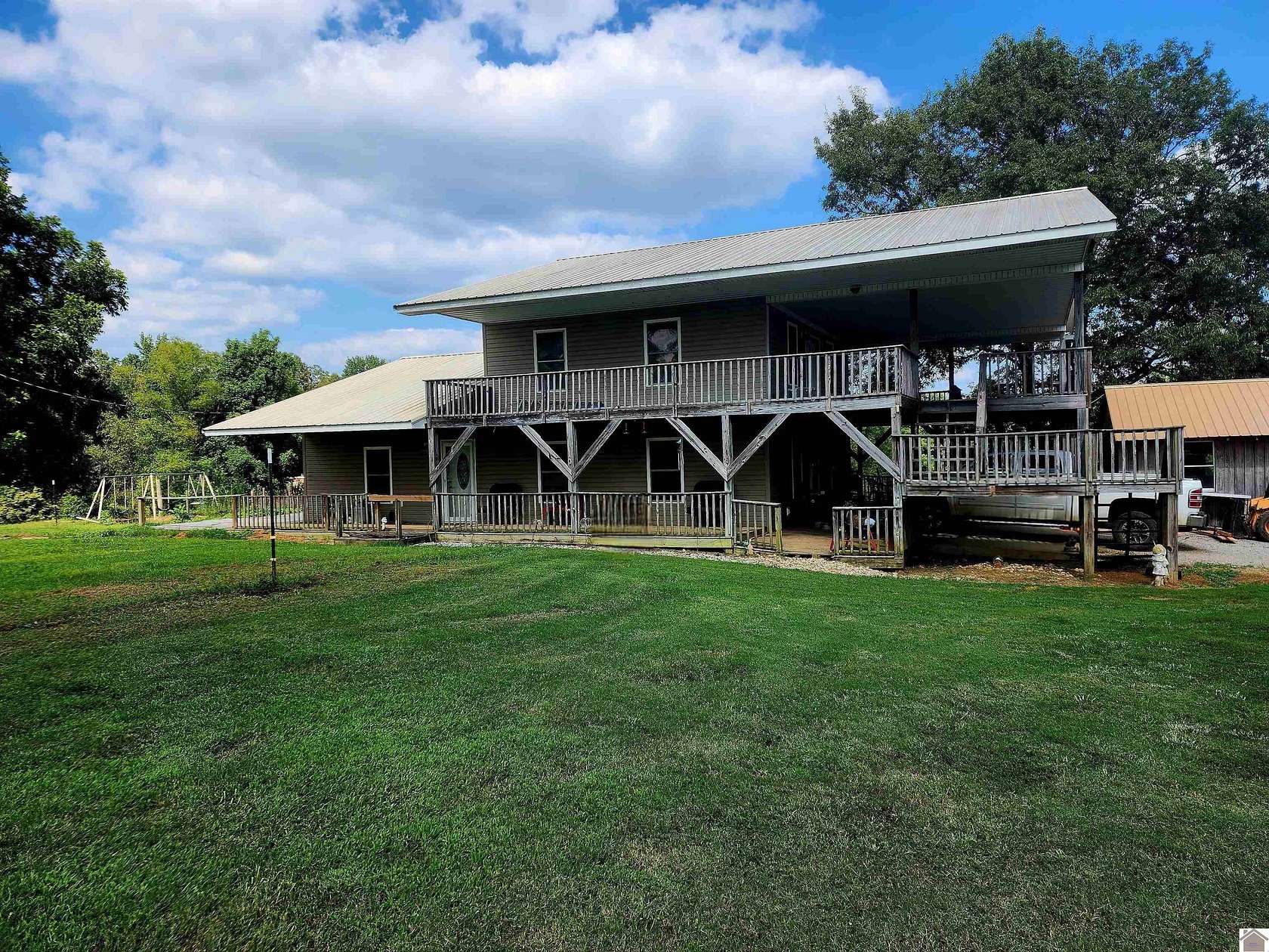 15 Acres of Land with Home for Sale in Wickliffe, Kentucky