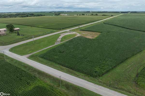 5 Acres of Land for Sale in Vinton, Iowa