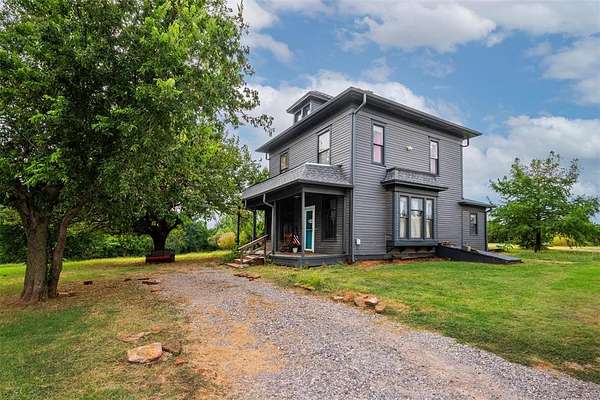 2.5 Acres of Residential Land with Home for Sale in Piedmont, Oklahoma