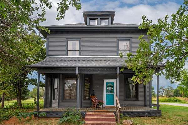 2.5 Acres of Residential Land with Home for Sale in Piedmont, Oklahoma