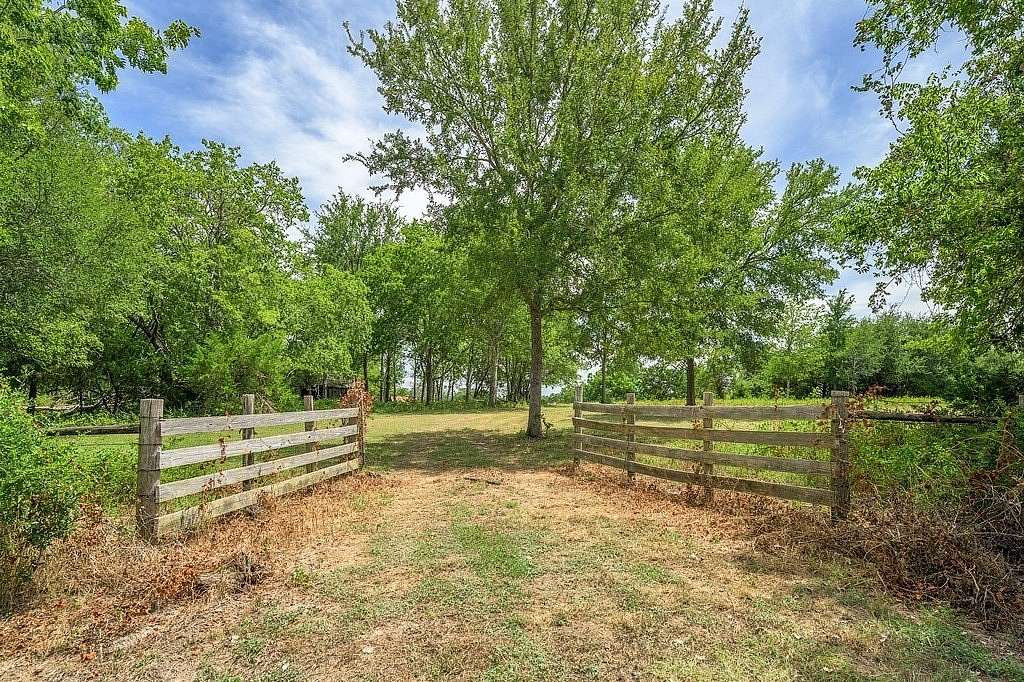21.6 Acres of Agricultural Land for Sale in Round Top, Texas