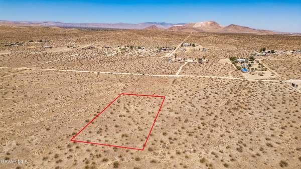 1.25 Acres of Land for Sale in Rosamond, California