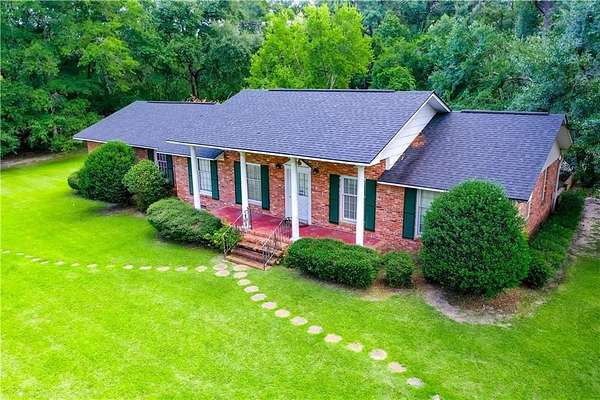 2.43 Acres of Residential Land with Home for Sale in Blackshear, Georgia