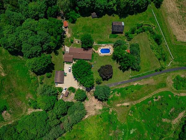 67 Acres of Agricultural Land with Home for Sale in Chillicothe, Ohio