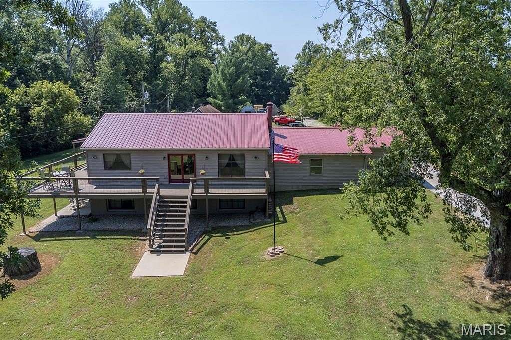 6.74 Acres of Residential Land with Home for Sale in St. Jacob, Illinois